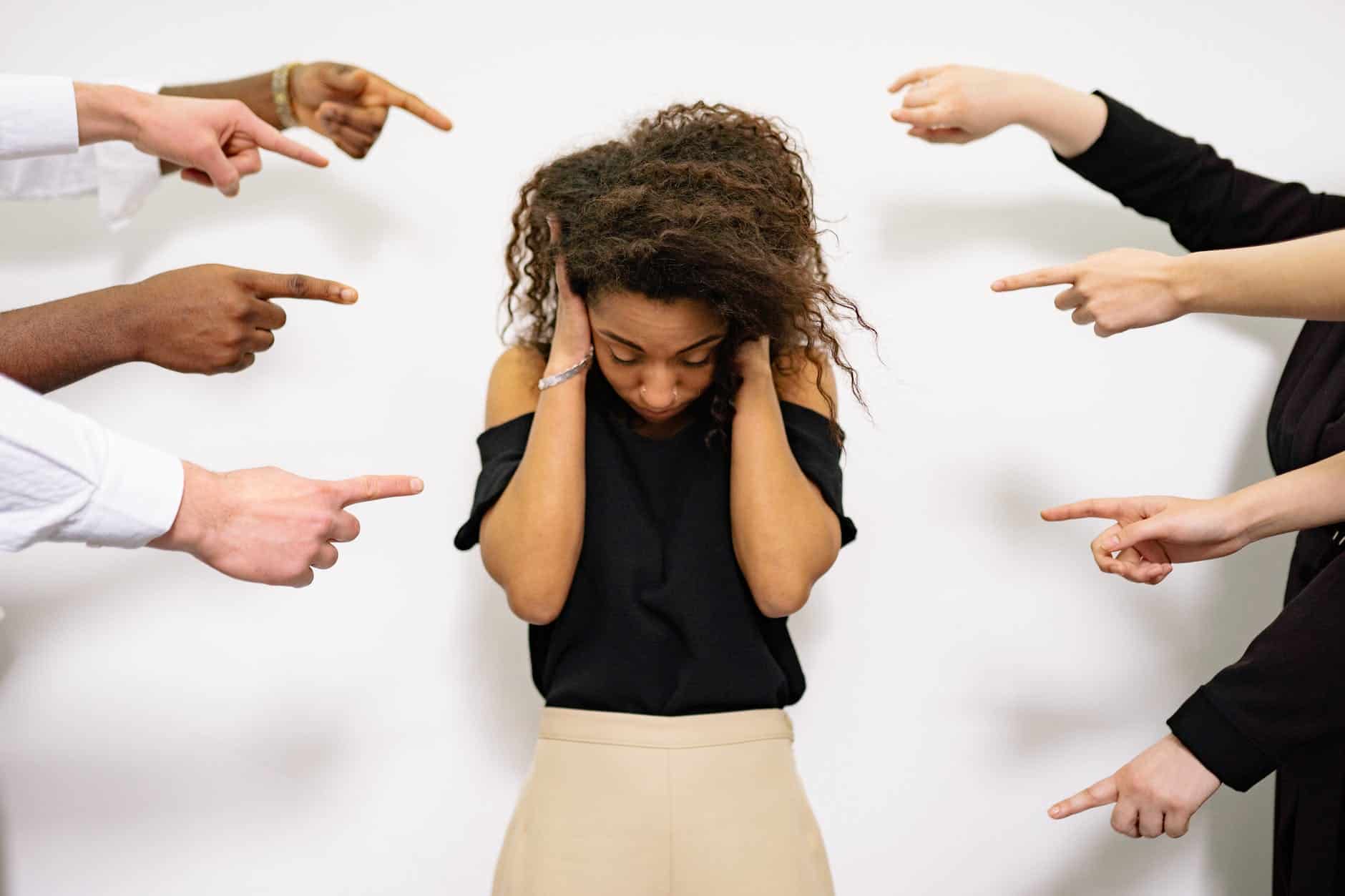 Rối Loạn Nhân Cách Tránh Né (AVPD) Là Gì? – Triệu Chứng và Nguyên Nhân